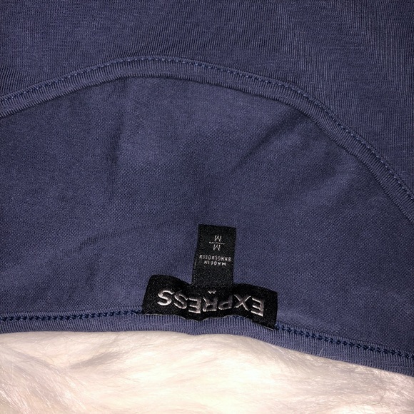 Express Cropped Tank - Picture 2 of 2